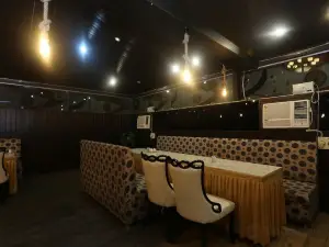 OYO 27731 Hotel Grand A-star
