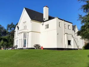 Welbeck Manor and Golf