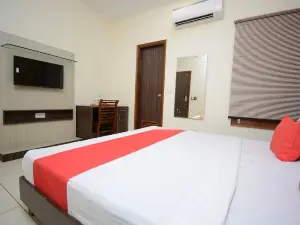 OYO 28465 Hotel Dhingra
