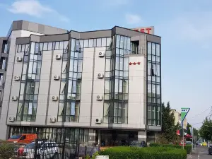 Hotel Emma Est
