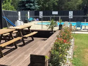 Fairway Motel & Apartments