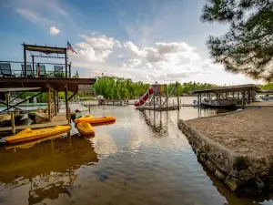 Ludlow's Island Resort