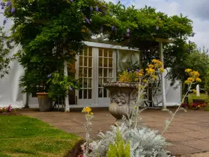 Scarborough Hill Country Inn