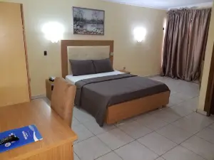 Peemos Place Warri