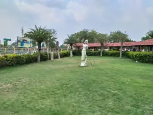 Hotel Crescent Resorts and Club