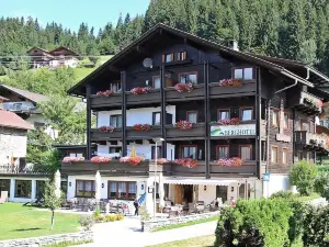 Das kleine Berghotel