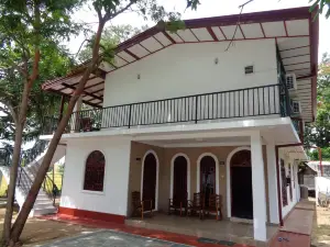 Man Guest Polonnaruwa