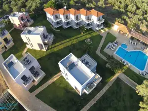Blue Waves Luxury Suites by the Sea