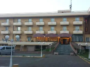 波利飯店