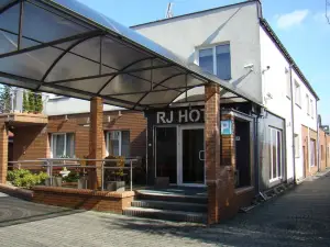 RJ Hotel
