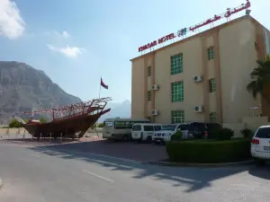 Lake Hotel