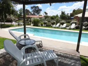 Wine Village Motor Inn