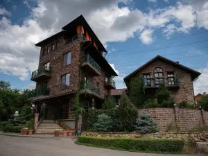 Rassl Country Home (Рассл Кантри Хоум)