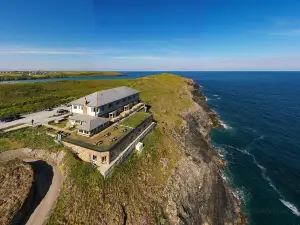 The Lewinnick Lodge