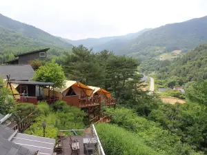 Pyeongchang Riverhill Pension (Pool Villa, Spa)