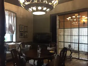 Pevcheskaya Bashnya Hotel