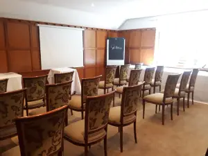 Donington Manor Hotel