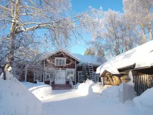 Lauri Historical Log House Manor