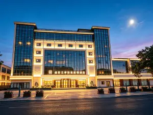 Lanting Grandeur Hot Spring Resort Hotel