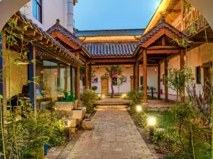 Floral Hotel · Yuntaishan Oxygen Bar Hotel (Shore service area store)