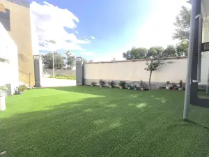 慕礼小院 デリンハ（市中心広場）