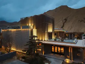 Summit Hotel (Zhaxizong Township Everest Town)