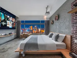 Xunmeng Theme Hotel (Jiefangbei Area/Hong Ya Dong)
