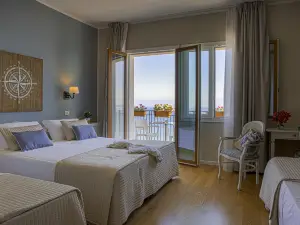 Hotel Punta Nord Est