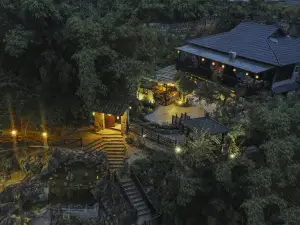 Xingyi Mountain Breeze Inn