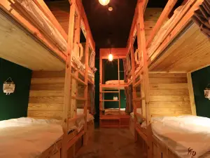 返璞歸真 KO hostel 墾丁背包客棧｜包房｜數位遊牧