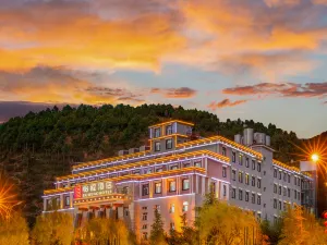 Echeng Hotel (Xianggelila Dukezong Old Town)
