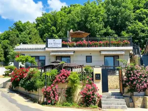 Floral Hotel · Taishan Oak Wei Hotel (Hongmen Mountain Entrance ）