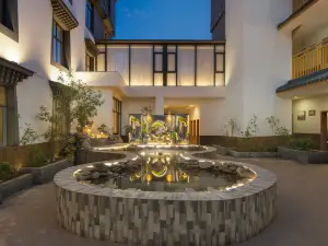 Yangjing Hotel (Siguniang Mountain Changping Valley Scenic Area)