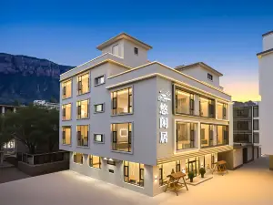 Leisurely Residence Homestay (Henan Baoquan Tourist Resort Branch)