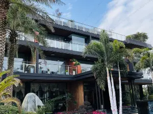 Guilin Lindu Qiju Vacation Apartment
