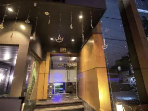 Hotel Monarch Guestline in MIDC Rabale