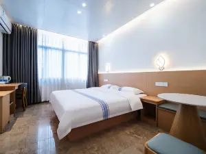 Chengyue Apartment (Longyan Railway Station Shop)