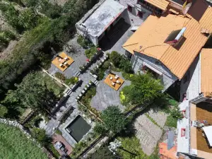 阿壩州馬爾康嘉絨雅沁民宿