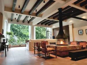 Songgema Snow Nest hotel（Close to Mount Siguniang Scenic Area）