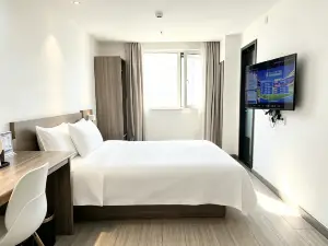 Huasu Hotel (Xining Railway Station)