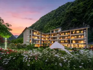 Xiaoyue Qinglan Garden Private Hot Spring Hotel (Lixiao Road Branch, Bipenggou Scenic Area)