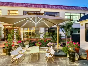 Delingha Muzi Siyuan Homestay