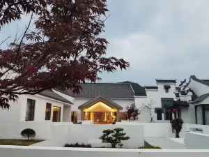 Valley Muxin Luxe Floral Manor & Boutique B&B