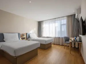 Ease Hotel (Dehui West Station New Oriental Shopping Center)