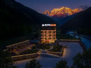 LuHe Luhe · Oxygen-Rich Mountain Lodge (Shuangqiao Valley Scenic Area)