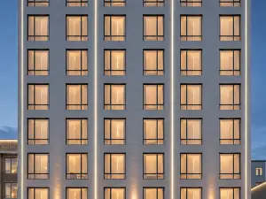 Home Inn Business Hotel (Xuanwei Meihuan Park Xining Center Branch)