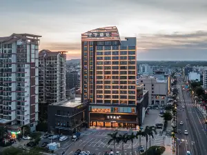 JI Hotel (Lingao Jiangbei Road)