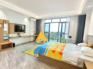 Dongxing Wanwei Langyuji Hotel (Golden Beach on Wanwei Island)