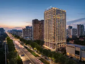 Qianna Hotel Glorious (Anyang East High-speed Railway Station Wanda Plaza Branch)