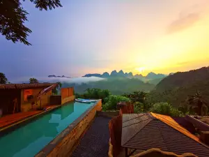 英徳雲上雲左民宿